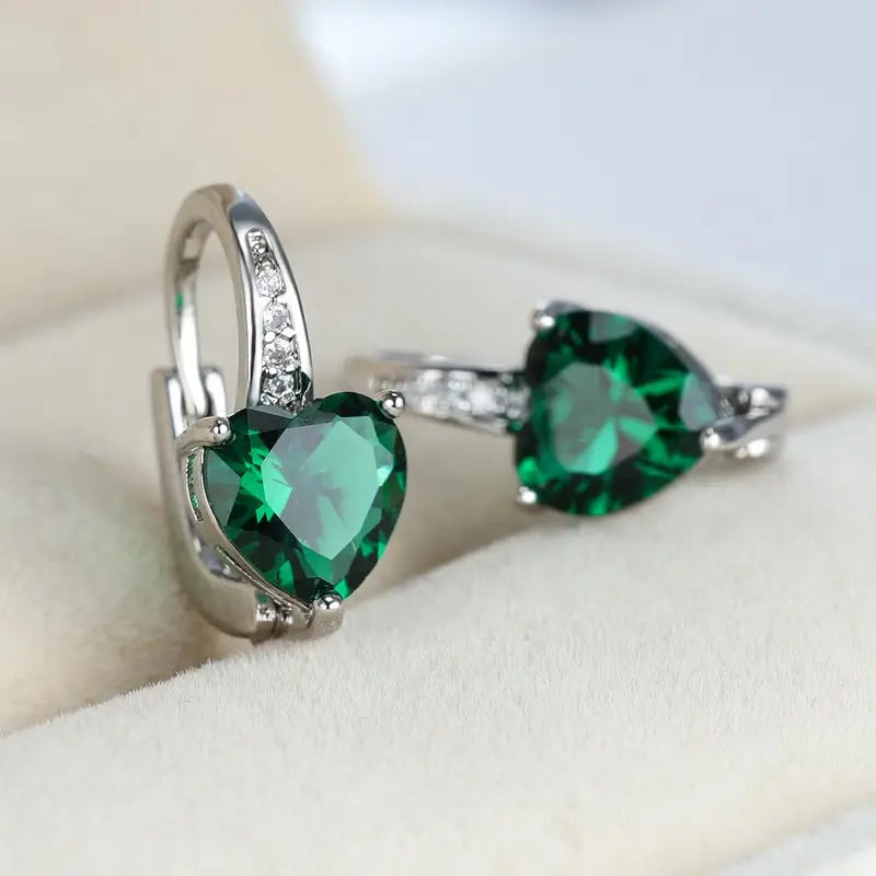 Elegante oorbellen van wit goud met subtiele glans