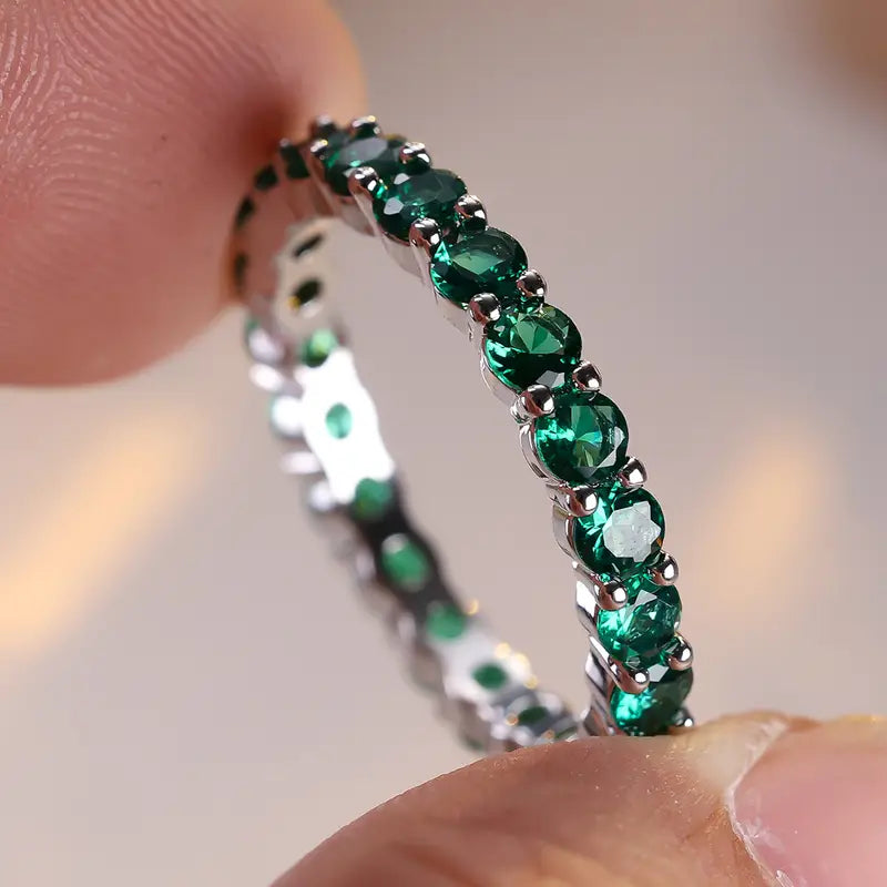 Elegante ring van wit goud met verfijnde details