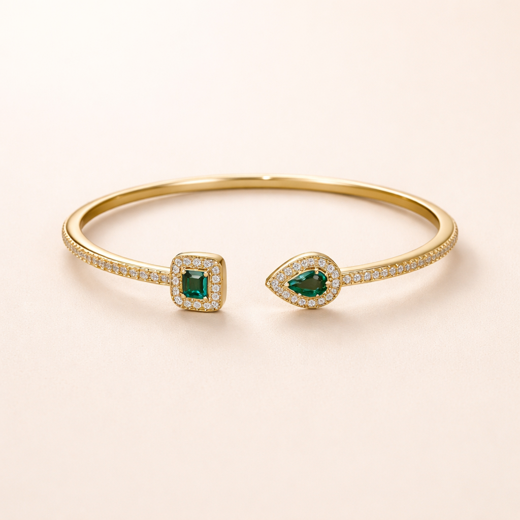 Elegante gouden armband met verfijnde details