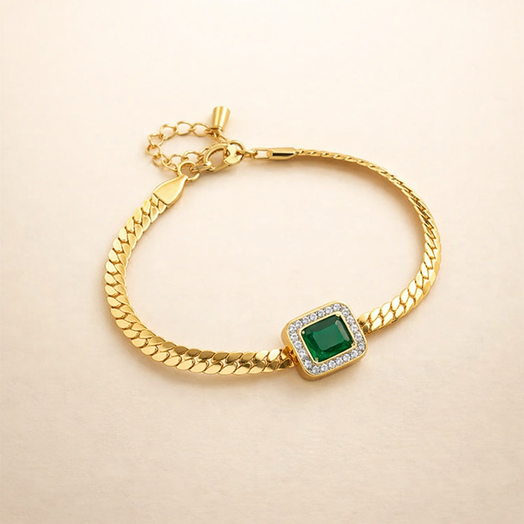Elegante gouden armband met verfijnde details