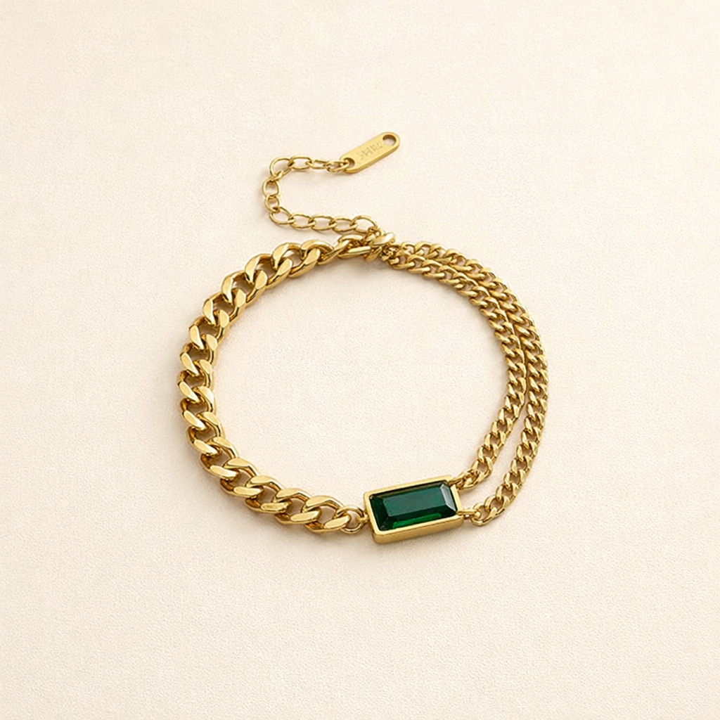 Elegante gouden armband met verfijnde details