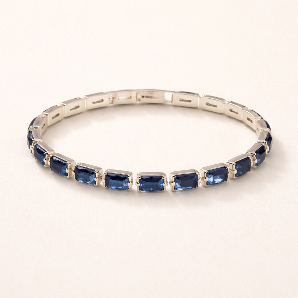 Elegante witgouden armband met verfijnde details
