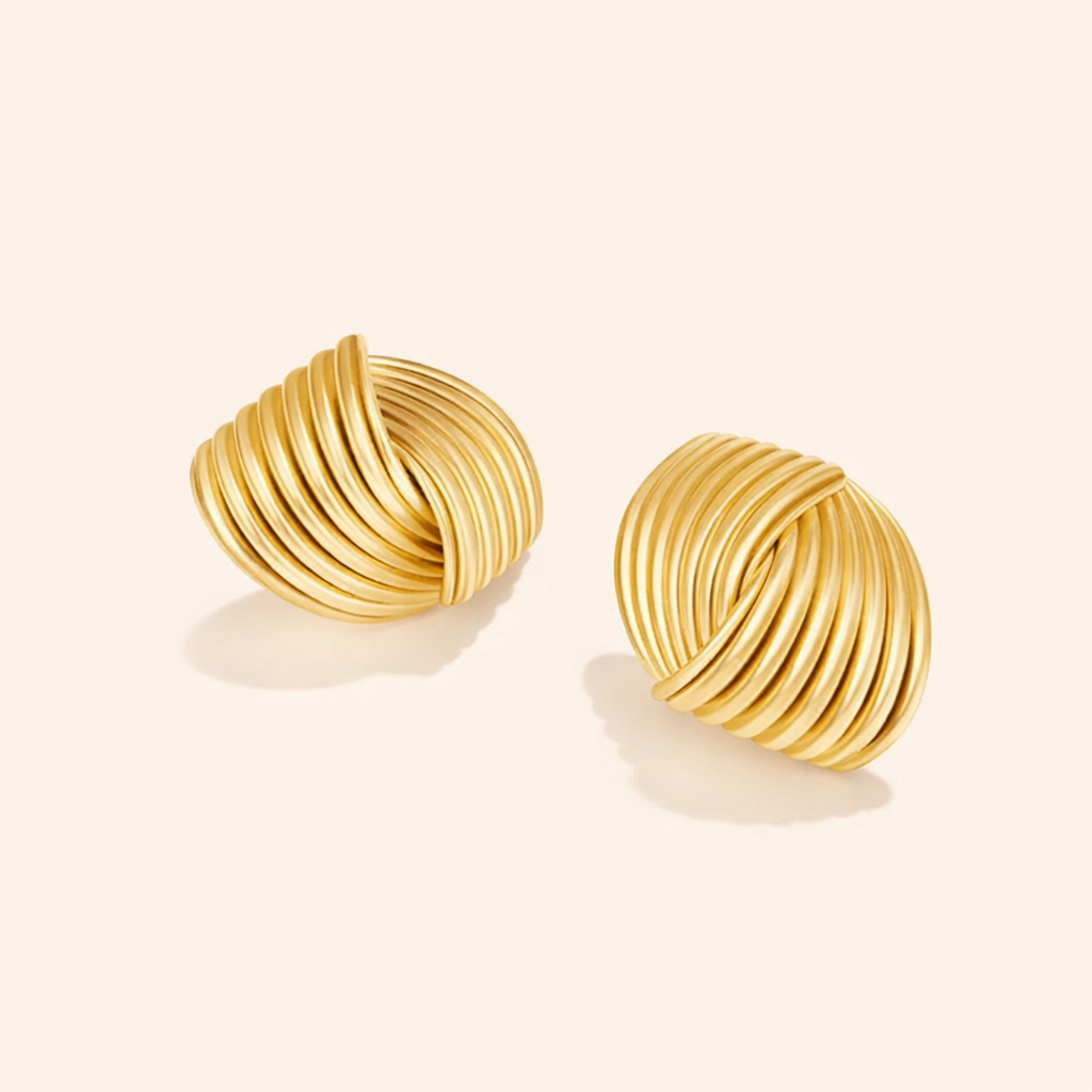 Elegante gouden oorbellen met verfijnde details