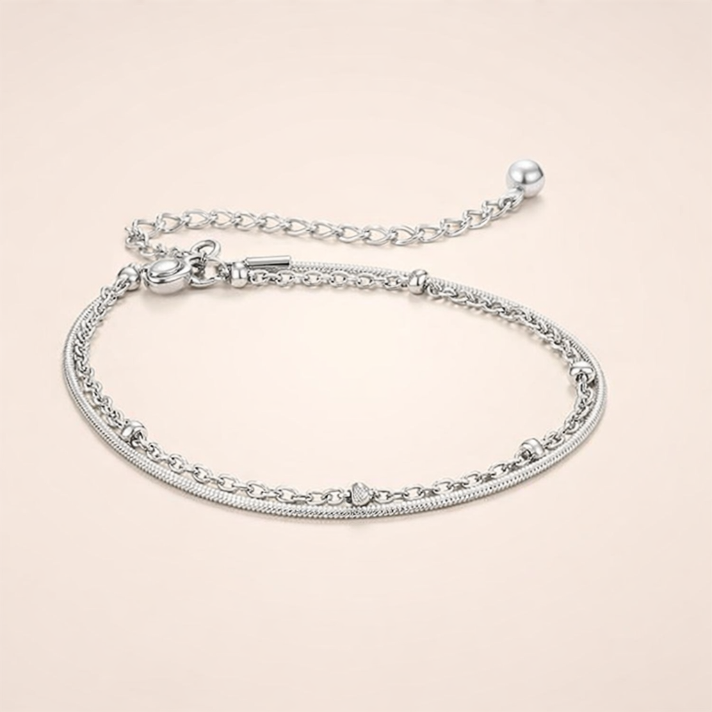 Elegante zilveren schakelarmband met verfijnde details