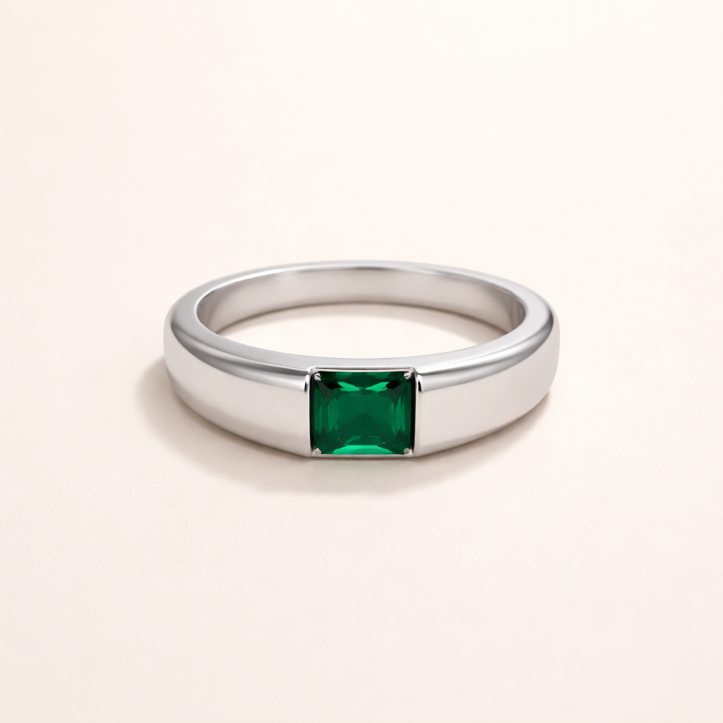 Verfijnde zilveren ring met smaragd detail