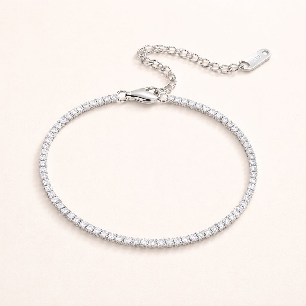 Elegante zilveren tennisarmband met subtiele zirkonia's
