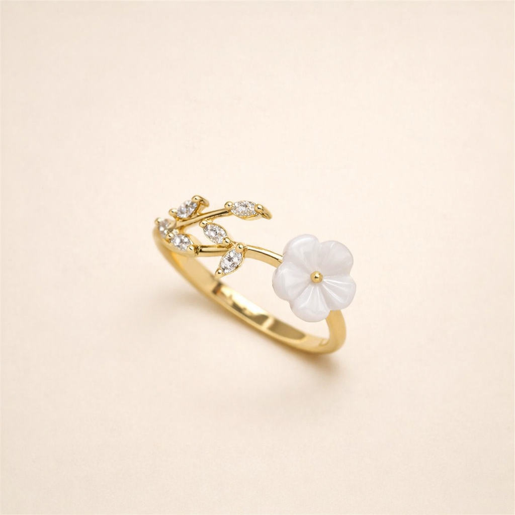 Elegante zilveren bloemenring met witte zirkonia