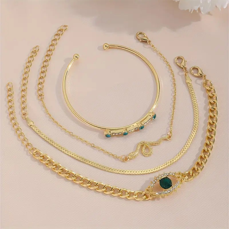 Elegante gouden armband met verfijnde details