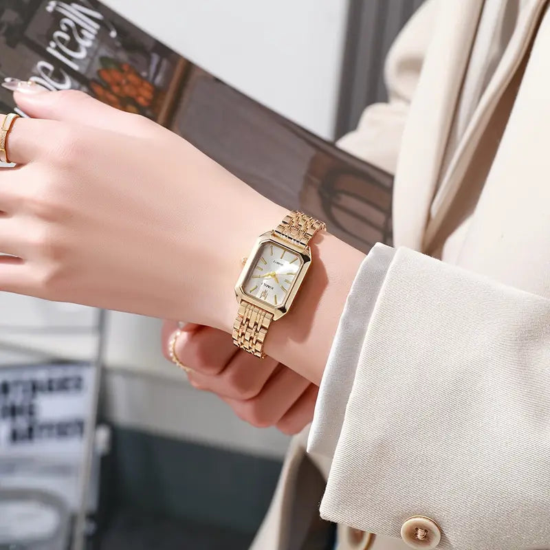 Elegante gouden horloge met verfijnde schakels