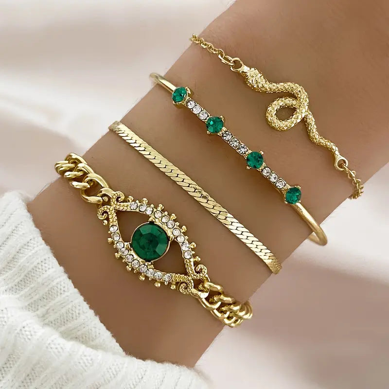 Elegante gouden armband met verfijnde details