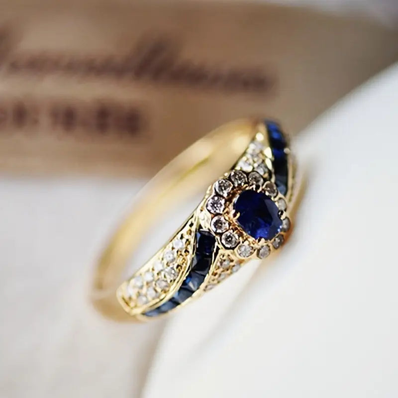 Verfijnde gouden ring met een subtiele glans