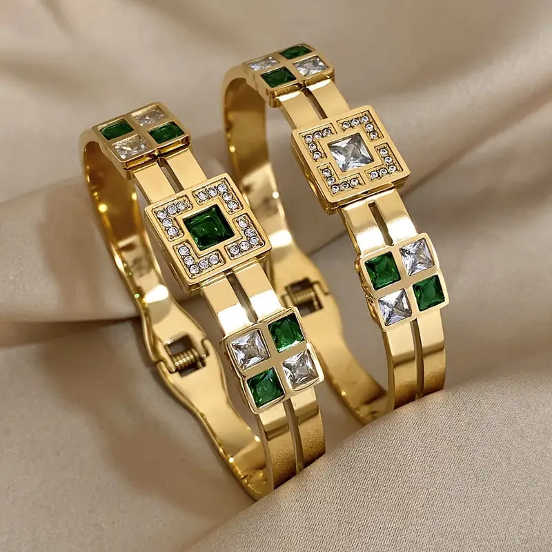 Elegante gouden armband met verfijnde details