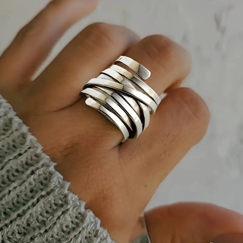 Verfijnde zilveren ring met vintage uitstraling