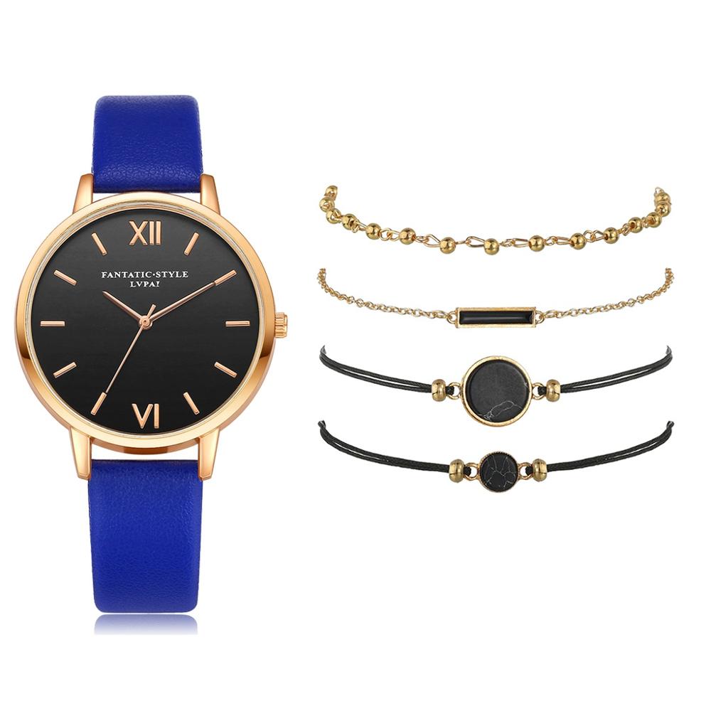 Elegante zilveren horloge met verfijnde schakelstructuur