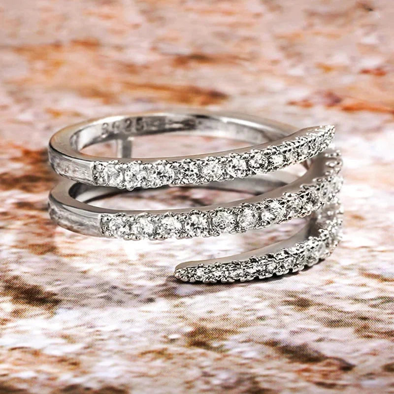 Elegante ring van wit goud met verfijnd ontwerp