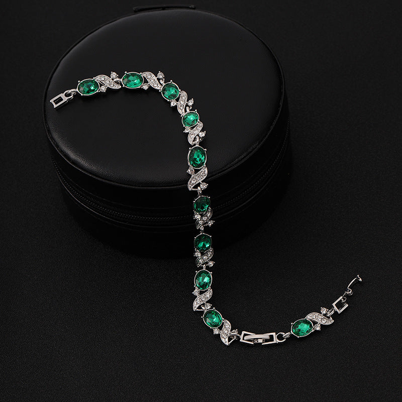 Elegante witgouden armband met verfijnde details