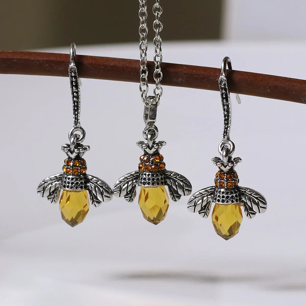 Vintage Bijen Ketting & Oorbellen Set
