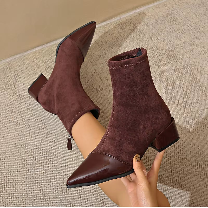 Bottines Dames Daim Talon Bloc Vernis Details Elegant