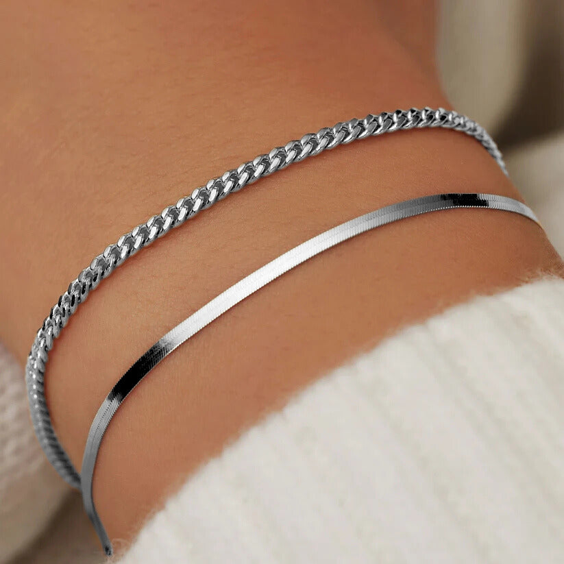 Zachte witgouden armband met slangenmotief