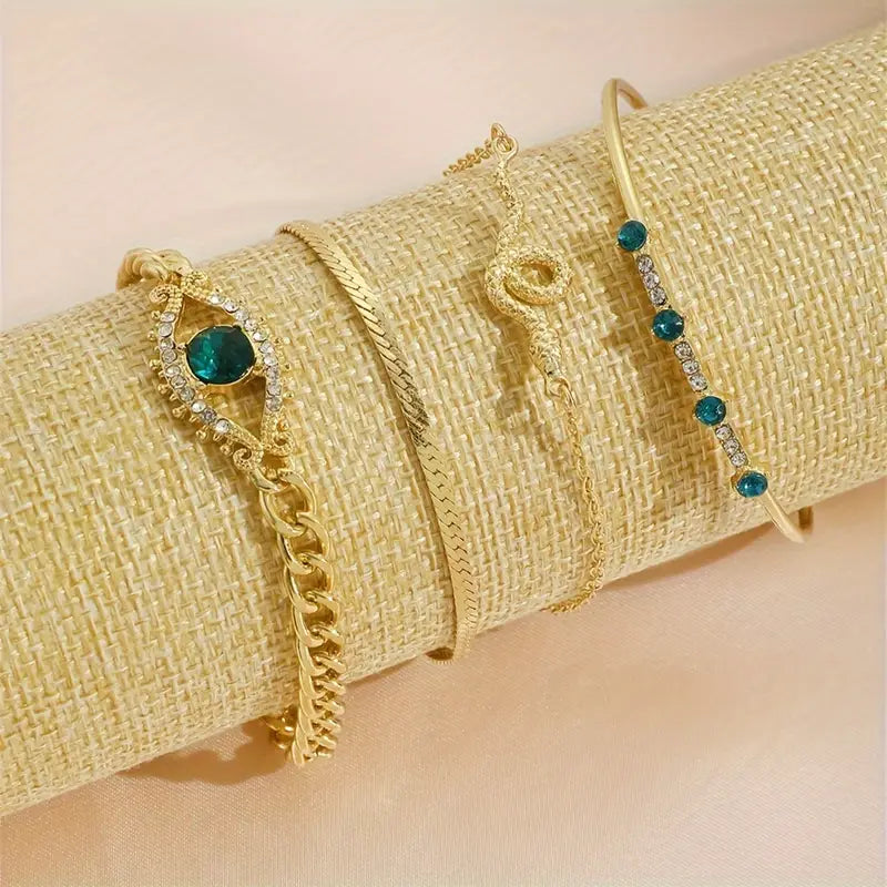 Elegante gouden armband met verfijnde details