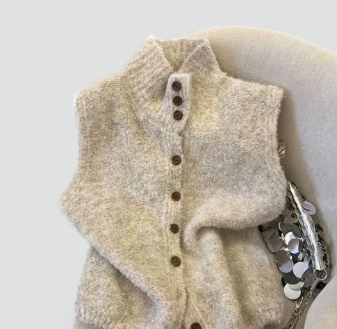 Gilet dames met fijn breisel en elegante knopen