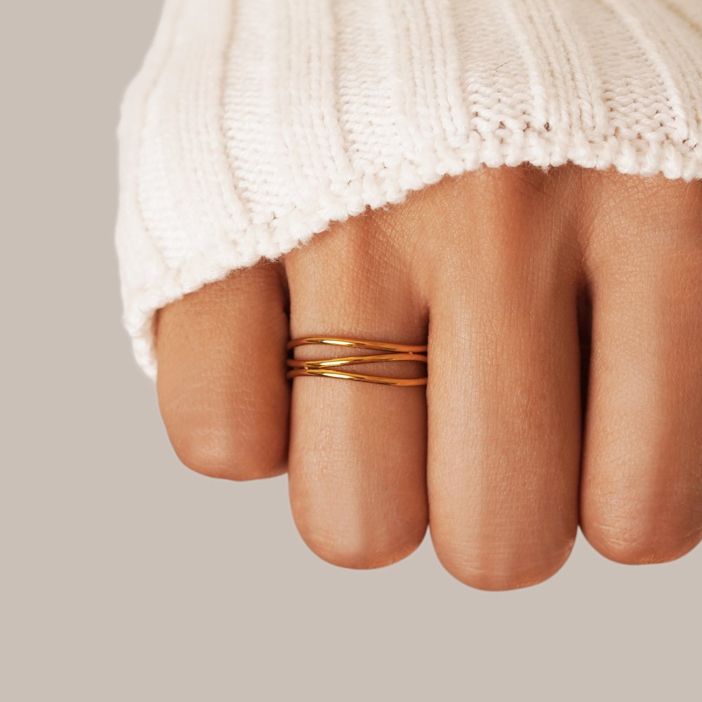 Verfijnde gouden ring met eindeloze lus