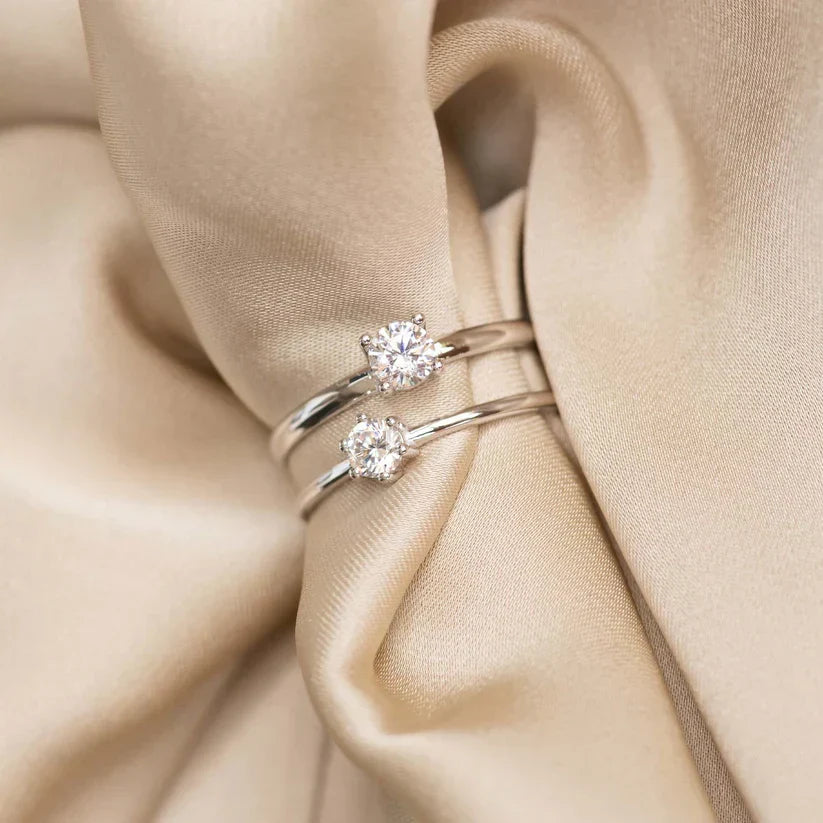 Elegante ring van wit goud met verfijnde details