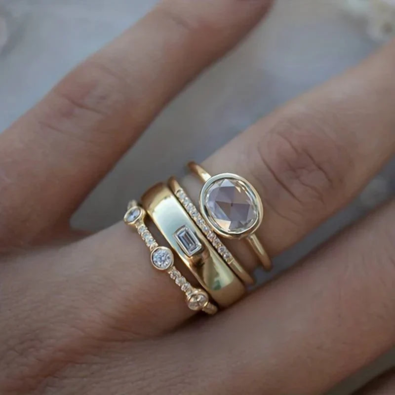 Elegante gouden ring met zirkonia in vintage stijl