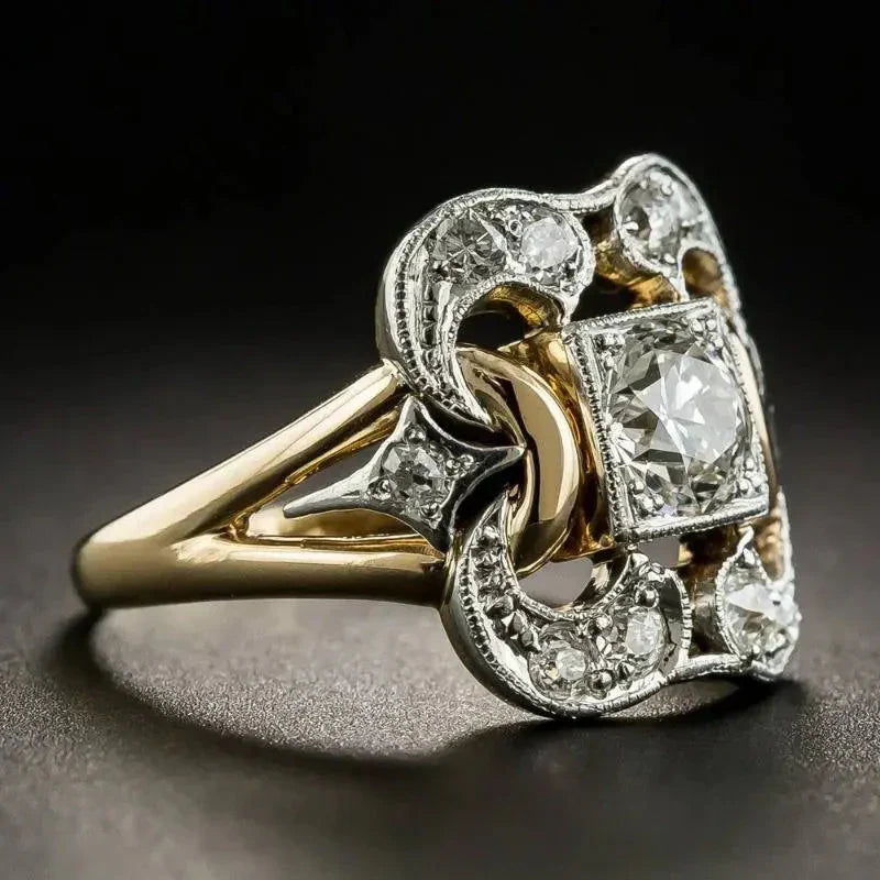Elegante gouden ring met vintage zirkonia details