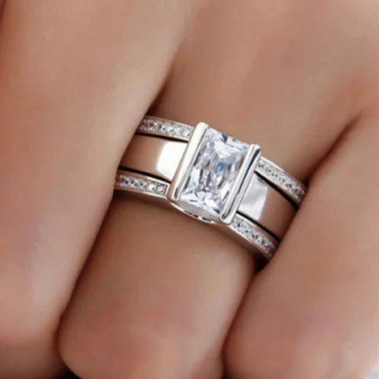 Elegante ring van wit goud met antiek inlegglas