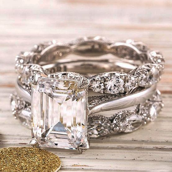 Zilveren ring met grote steen