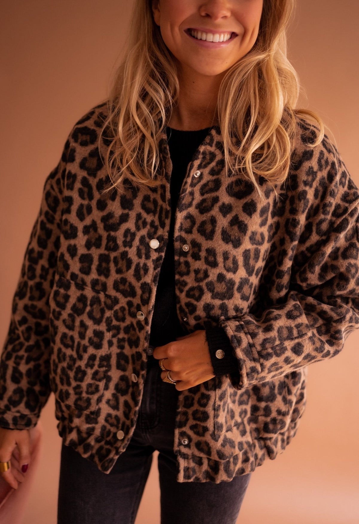 Dames Bruin Bomberjack met Luipaardprint en Comfortabele Pasvorm
