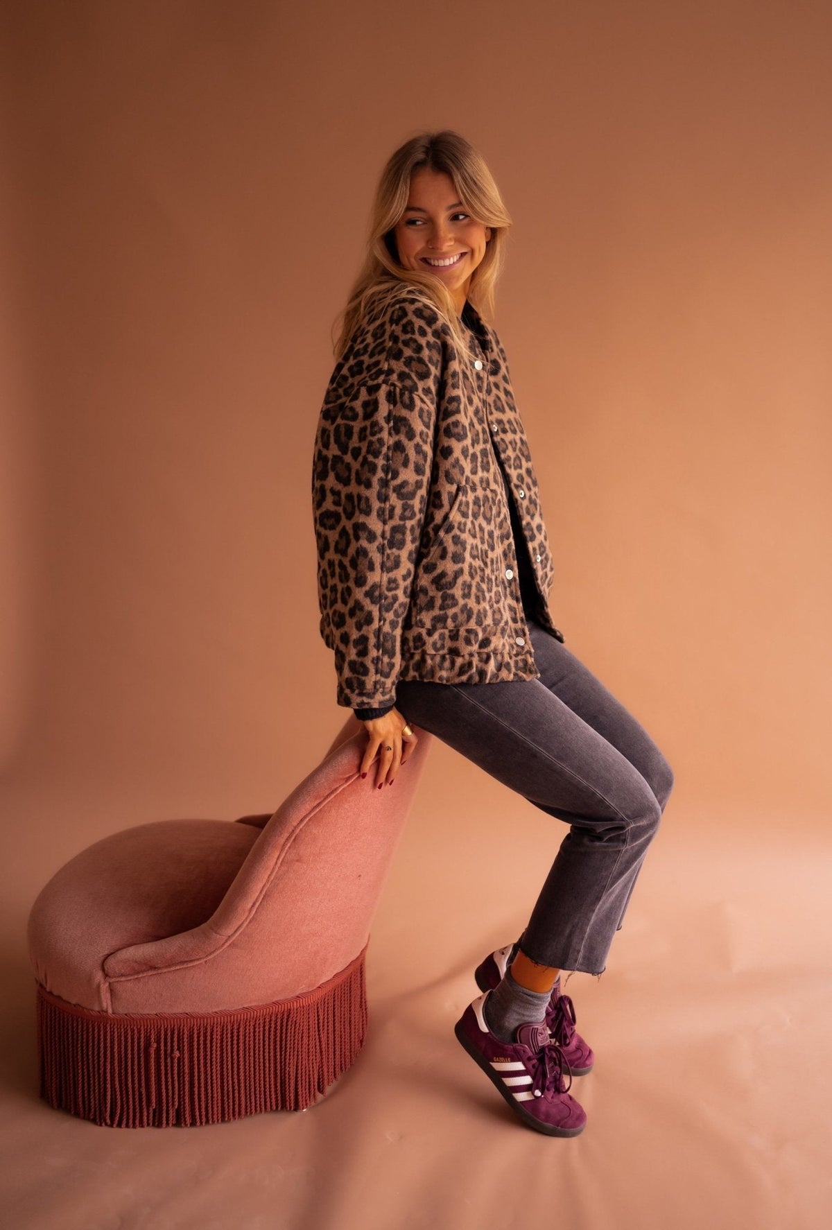 Dames Bruin Bomberjack met Luipaardprint en Comfortabele Pasvorm