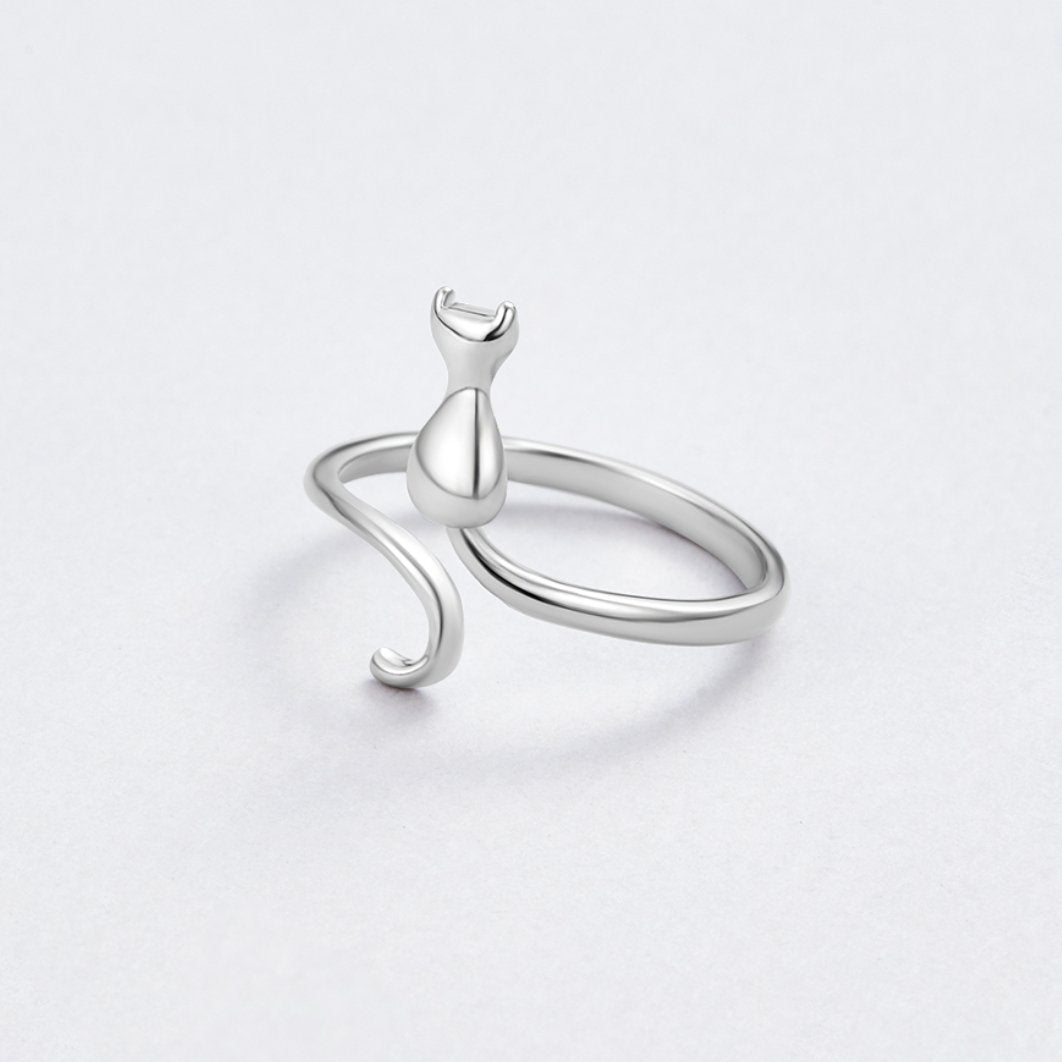 Zilveren ring met een verfijnde maan