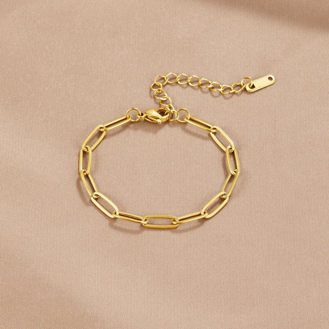 Elegante gouden armband met verfijnd design