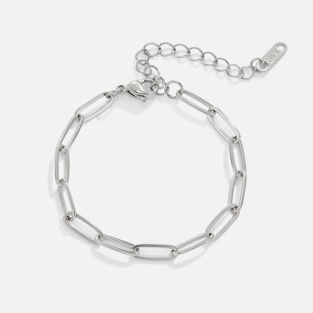 Minimalistische zilveren armband met elegante schakels