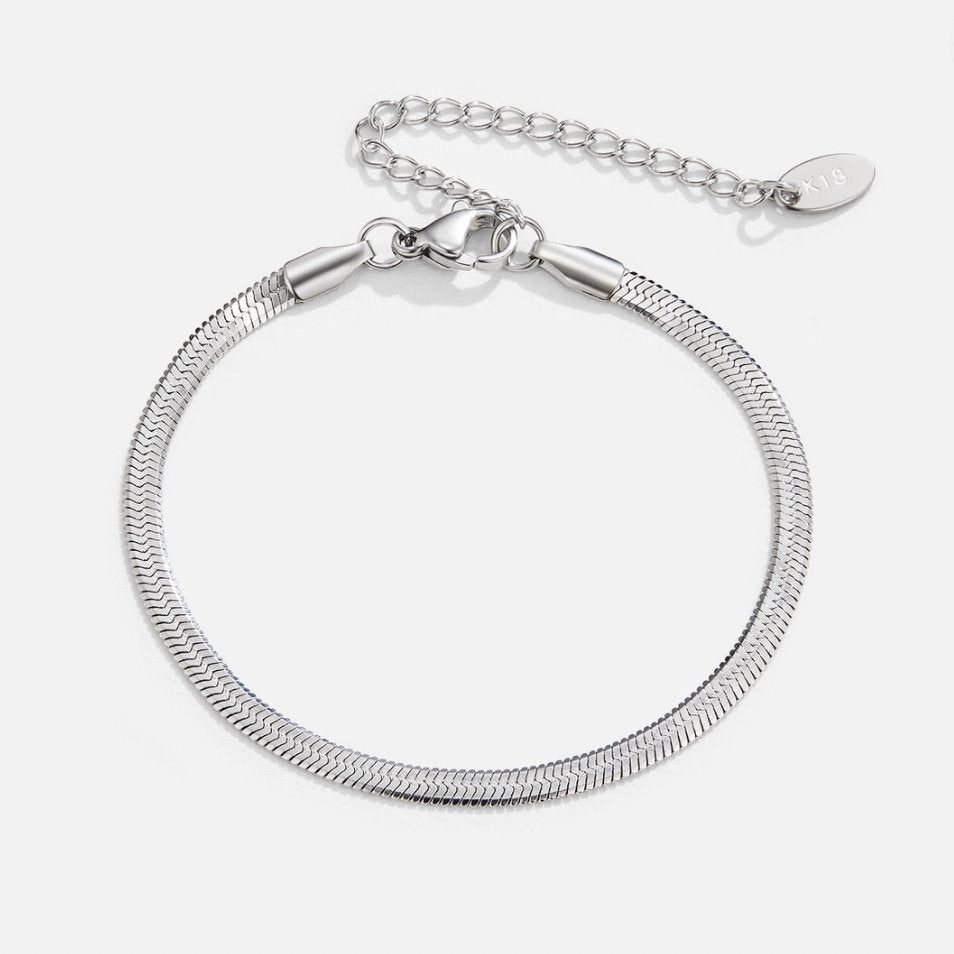 Elegante zilveren armband met slangenmotief