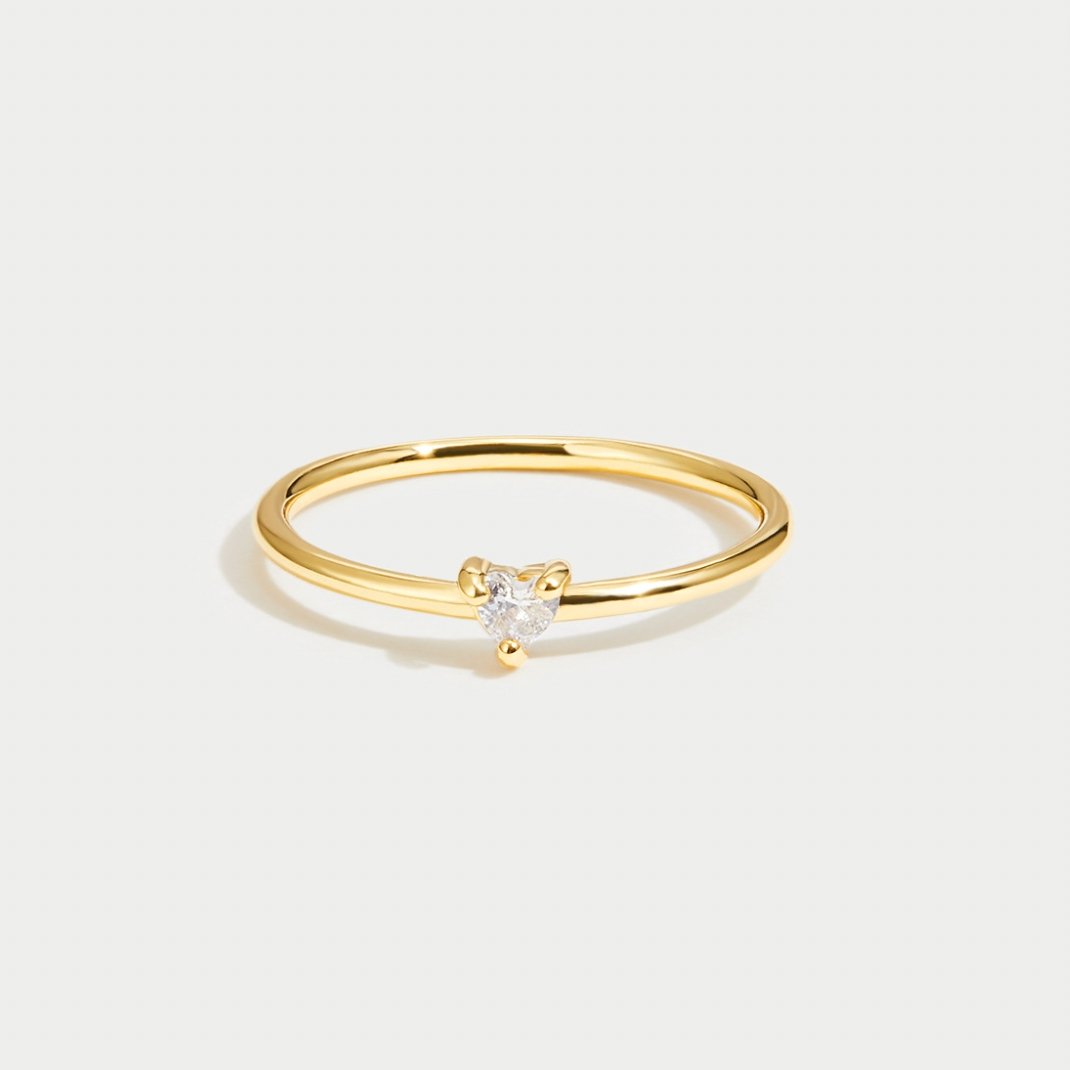 Verfijnde kristallen ring met hartje in zilver