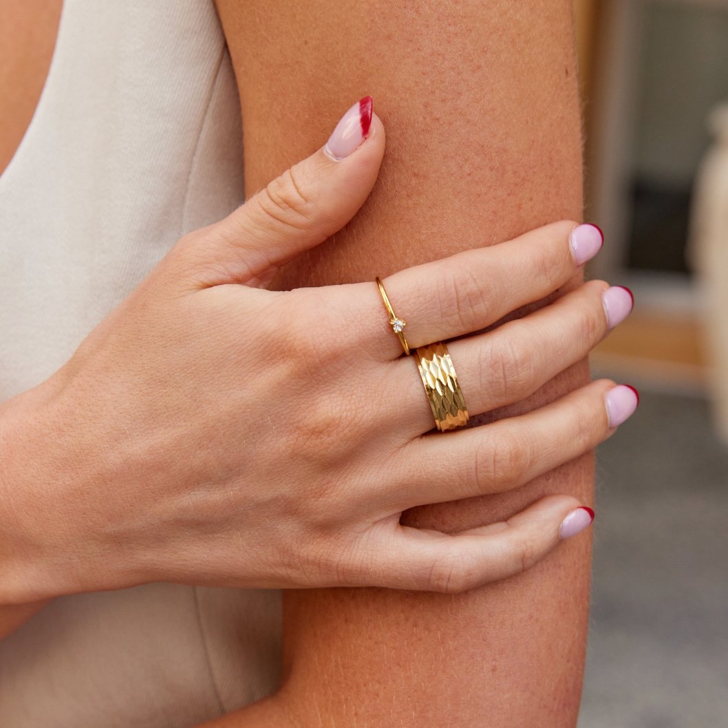 Verfijnde kristallen ring met hartje in zilver