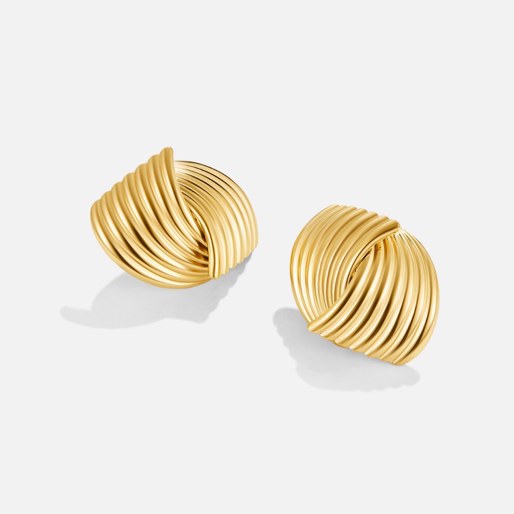 Elegante gouden oorbellen met verfijnde details