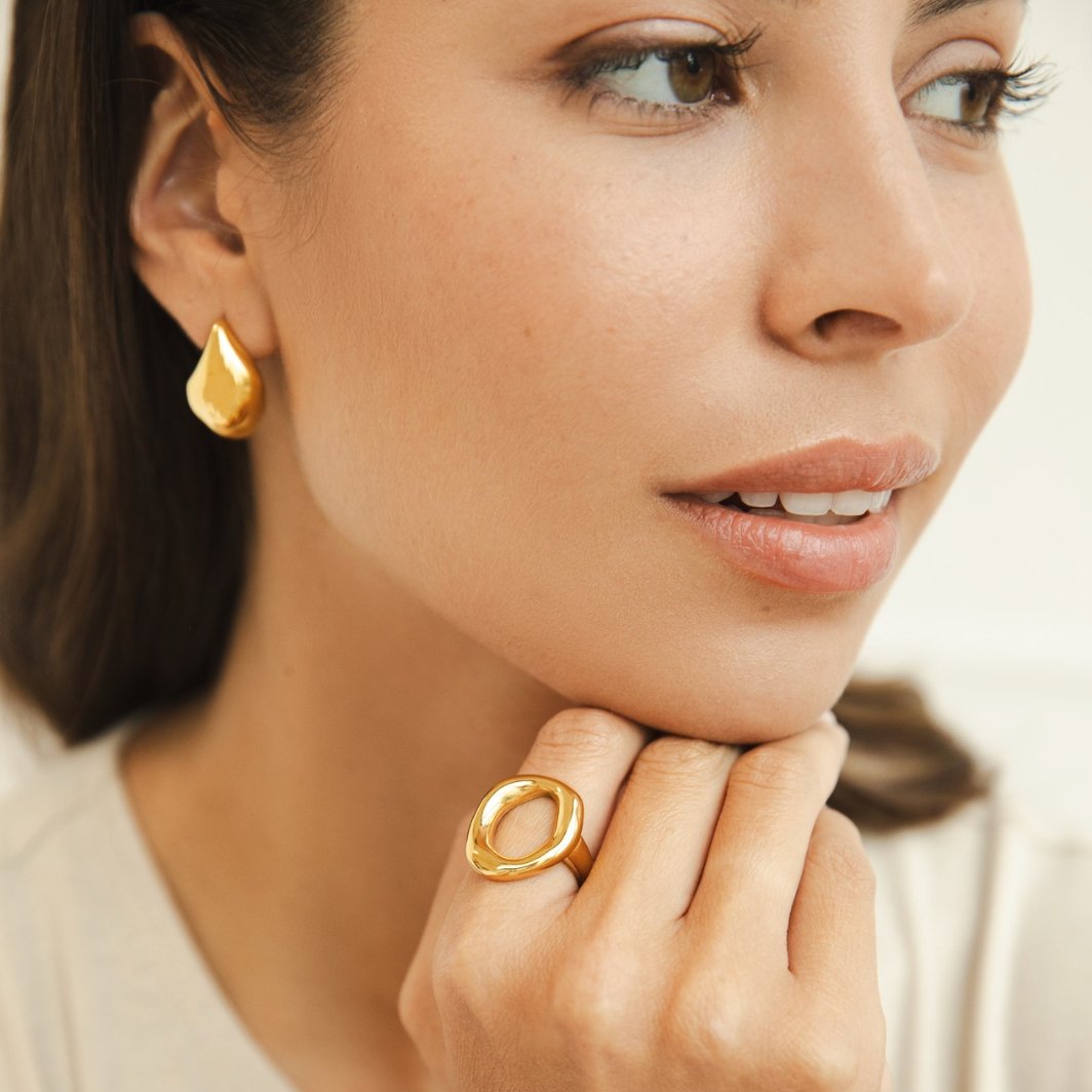 Zachte gestructureerde gouden ring