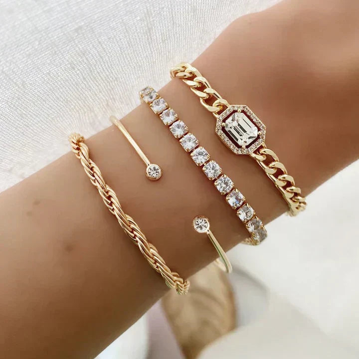 Elegante zilveren armbandset met subtiele maanvorm