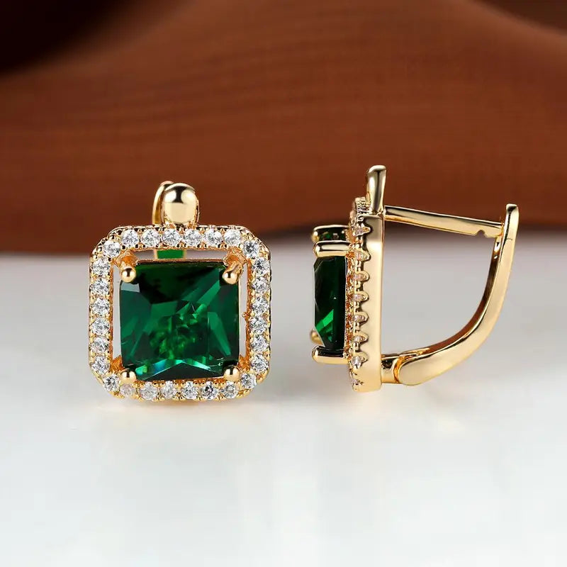 Elegante groene zirkonia oorbellen in goud