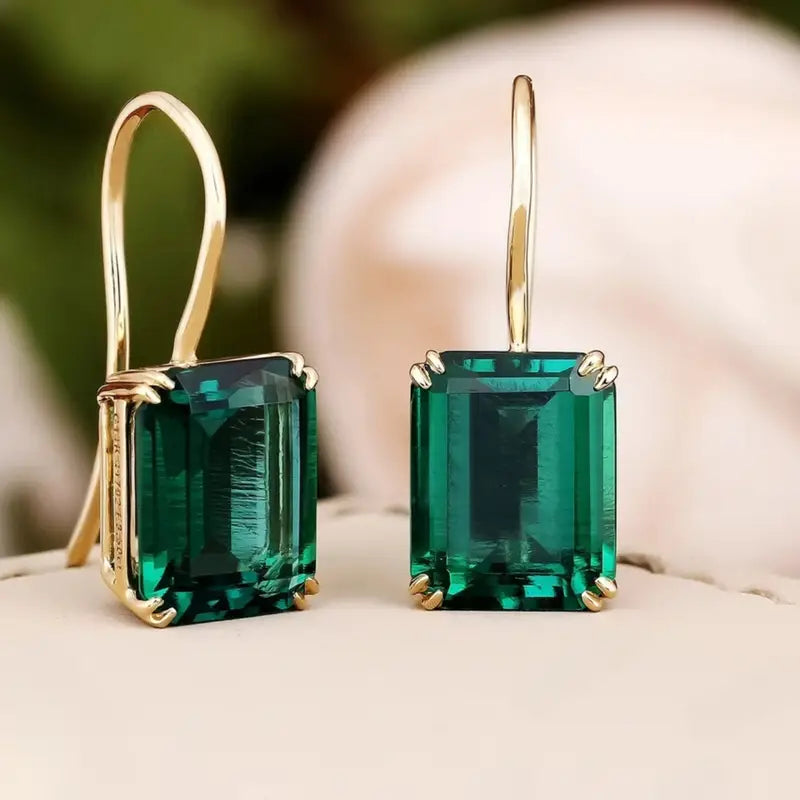 Elegante gouden oorbellen met verfijnde lijnen