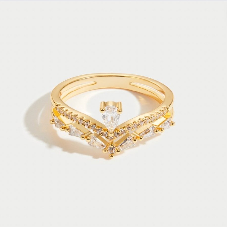 Verfijnde zirkonia ring met een subtiele glans