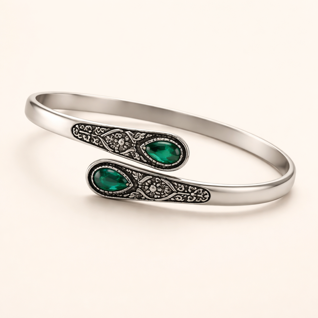 Zachte schijn van wit goud armband met delicate details
