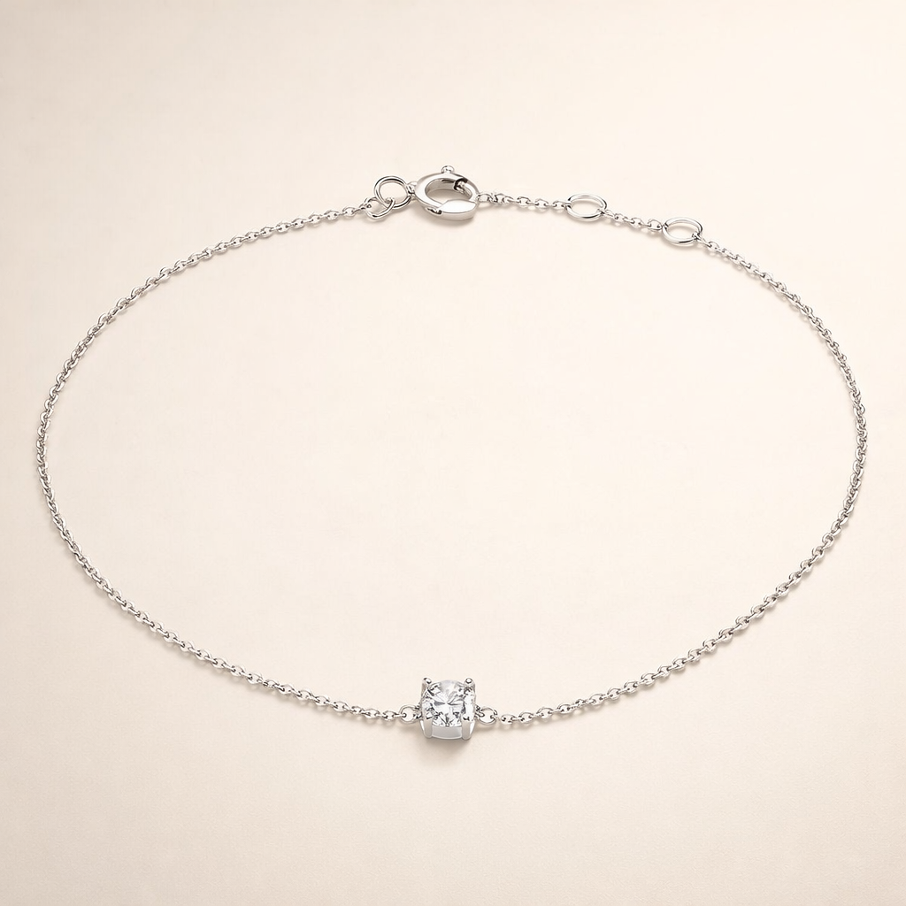 Elegante witgouden armband met verfijnde details