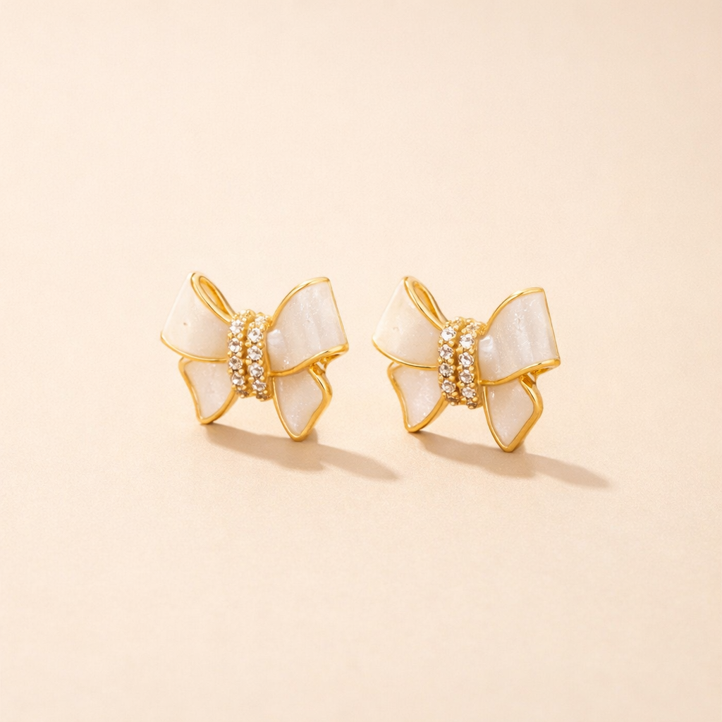 Elegante oorbellen van kristal met een verfijnde strik