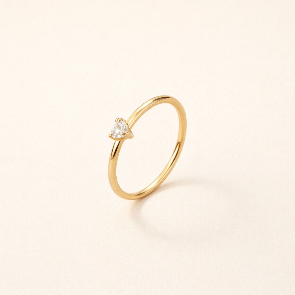 Verfijnde kristallen ring met hartje in zilver