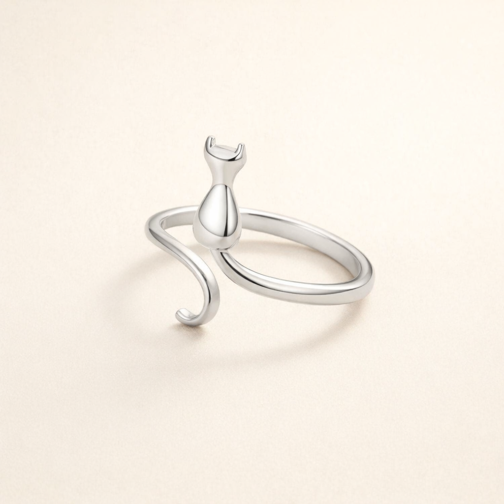 Zilveren ring met een verfijnde maan